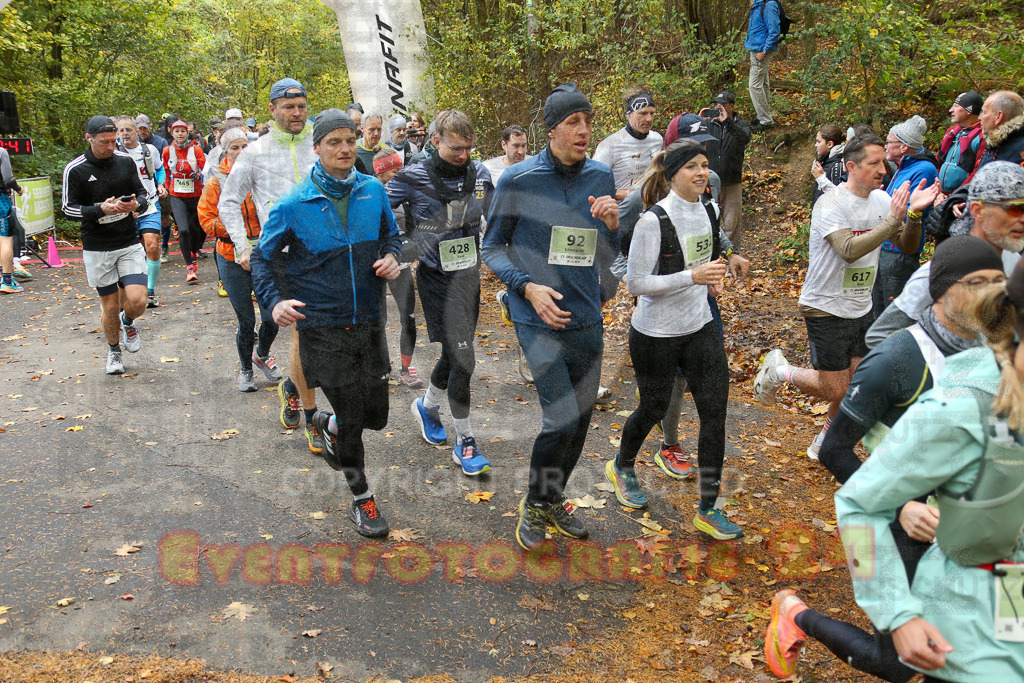 251026_1002_EX1_9662 | Sportfotografie im Rhein-Sieg Kreis, Köln, Bonn, NRW, Rheinland Pfalz, Hessen, etc. Unser Tätigkeitsfeld umfasst den Laufsport vom Volkslauf über den Marathon, Duathlon, Triathon bis zum Ultralauf wie Kölnpfad Ultra oder Schindertrail.