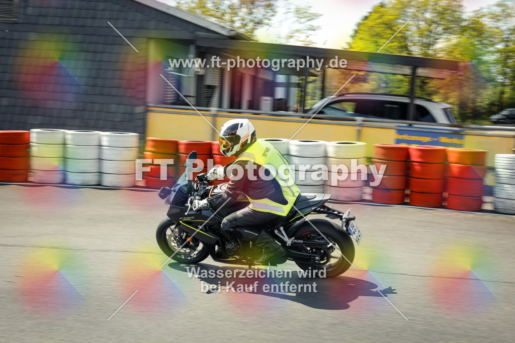 OBK_Mai_Martina_Markus-11079 | Hier findet Ihr Bilder von Touristenfahrten auf der Nürburgring Nordschleife oder von anderen Veranstaltungen die ich besucht habe. Viel Spass beim Durch Schauen 