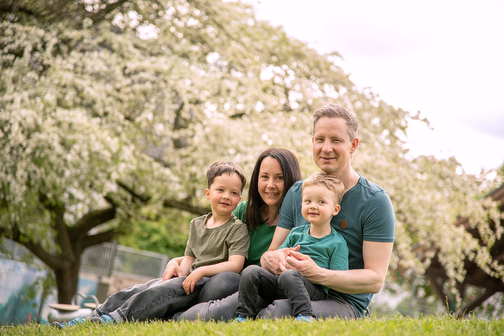 Galerie-Familie (1) | Mein Name ist Arkadius. Ich fotografiere Ihre Hochzeit in Frankfurt und im Umkreis von 200 km. Als Fotograf bin ich noch bekannt im Bereich Business- und Modefotografie.