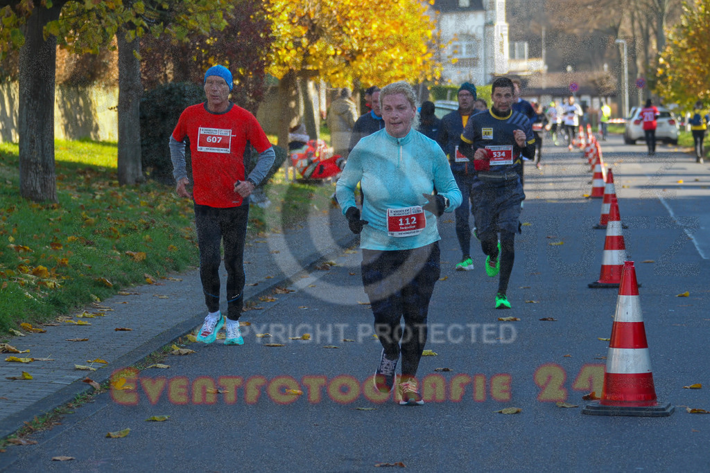 241201_1229_EV4_2686 | Sportfotografie im Rhein-Sieg Kreis, Köln, Bonn, NRW, Rheinland Pfalz, Hessen, etc. Unser Tätigkeitsfeld umfasst den Laufsport vom Volkslauf über den Marathon, Duathlon, Triathon bis zum Ultralauf wie Kölnpfad Ultra oder Schindertrail.