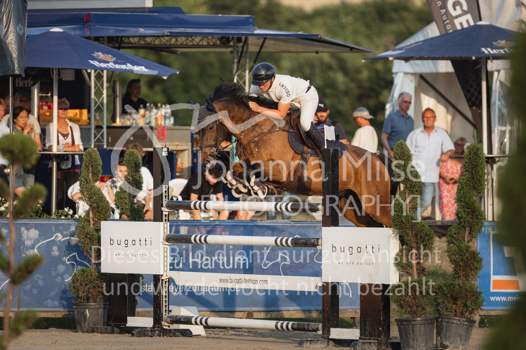 230624_PfSpTa_GroßerPreis-315 | Deine schönsten Turniermomente als professionelle Fotos! Entdecke hochwertige Pferdesport-Fotografie im Online-Shop. Jetzt Fotos finden & bestellen!