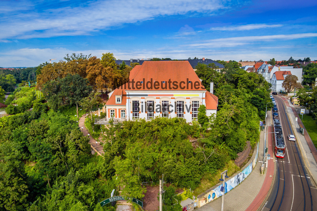 Halle_Bergschänke_Biergarten_bei_Burg_Giebichenstein-0021 | Biergarten - Realisiert mit Pictrs.com