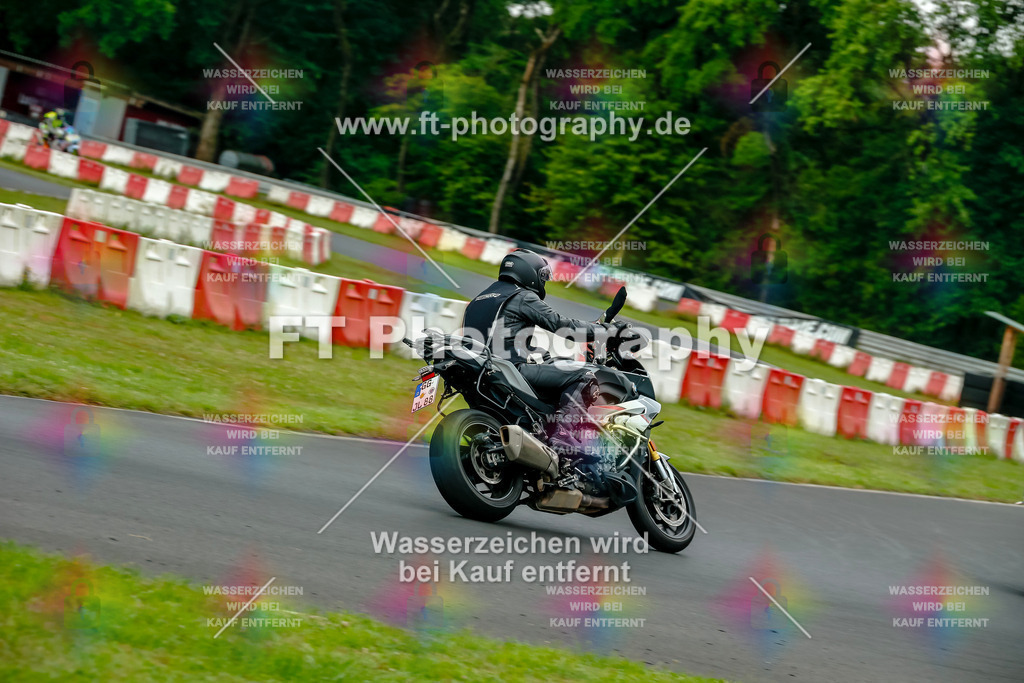 VBK-3523 | Hier findet Ihr Bilder von Touristenfahrten auf der Nürburgring Nordschleife oder von anderen Veranstaltungen die ich besucht habe. Viel Spass beim Durch Schauen 