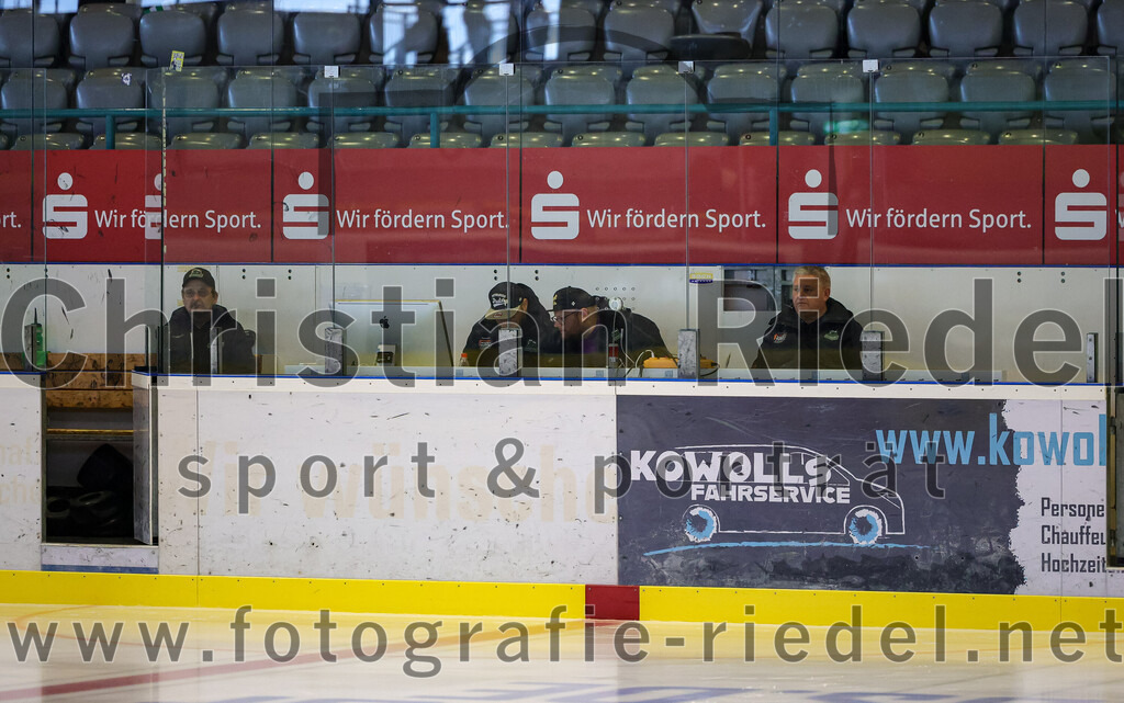 2025-09-14_001_TSV_Erding_gegen_EC_Peiting | Erding, Deutschland, 14.09.2025:Eishockey, Oberliga Süd 2025 / 2026, Testspiel, TSV Erding gegen EC Peiting, Endergebnis: 2:3Foto: Christian Riedel / fotografie-riedel.net