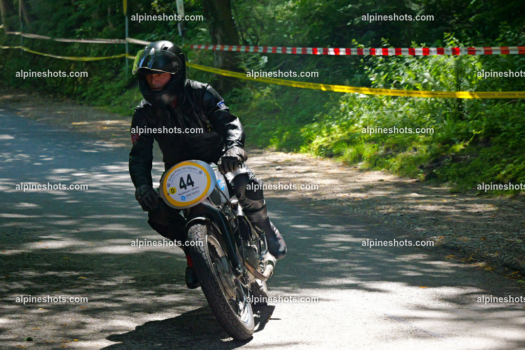 P1036672 | Erleben Sie atemberaubende, hochqualitative Fotos Ihrer Fahrt entlang der malerischen Alpenstraßen. Besuchen Sie alpineshots.com, um professionelle Aufnahmen Ihrer unvergesslichen Reise zu finden und zu kaufen - Realisiert mit Pictrs.com