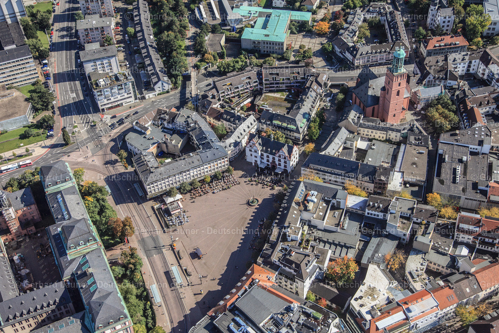 3070010 | Marktplatz mit Altem Rathaus und Schloß, Darmstadt