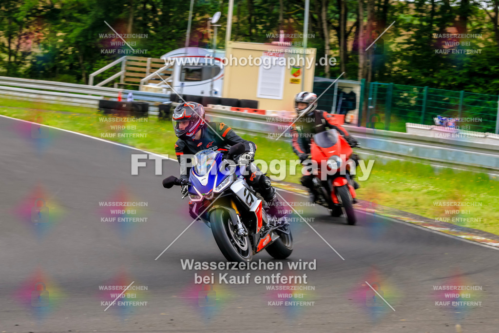 VBK-7499 | Hier findet Ihr Bilder von Touristenfahrten auf der Nürburgring Nordschleife oder von anderen Veranstaltungen die ich besucht habe. Viel Spass beim Durch Schauen 