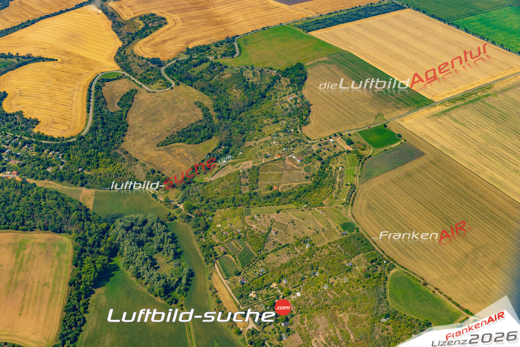 Luftaufnahme Höhnstedt Salzatal - Die Luftaufnahme wurde 2025 vom UL-Flugzeug heraus erstellt ( ohne Drohne ) - Hochauflösende Luftaufnahme - für professionelle Ausdrucke geeignet. Die Geschenkidee !Mit Lizenz und Bildrechte bestellbar