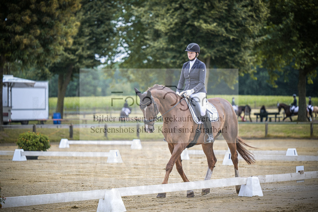 DOS_1417 | Entdecke hochwertige Reitturnierfotos von Foto Oger. Professionell, emotional und authentisch – jetzt Lieblingsmomente im Shop bestellen. - Realisiert mit Pictrs.com