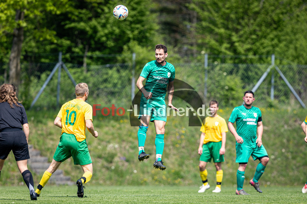 ASV Eglfing gegen SV Haunshofen | Fußball Kreisklasse Herren Oberbayern Zugspitze Gruppe 3 2025/26, ASV Eglfing gegen SV Haunshofen, 20250427,Kopfball Tim FREIWALD (SV Haunshofen 22),2025-04-27 in Eglfing (Sportanlage Eglfing), Tim FREIWALD (SV Haunshofen 22)Copyright: WolfgangxLindner www.foto-lindner.de