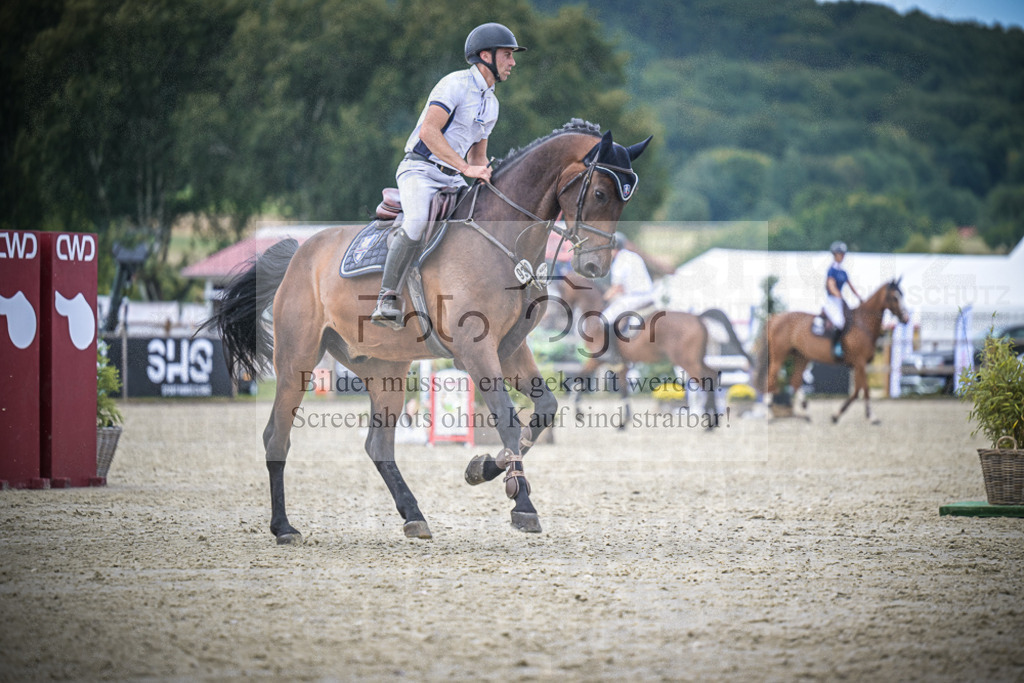 DOS_5616 | Entdecke hochwertige Reitturnierfotos von Foto Oger. Professionell, emotional und authentisch – jetzt Lieblingsmomente im Shop bestellen.Deutschlandweite Turnierfotografie. - Realisiert mit Pictrs.com
