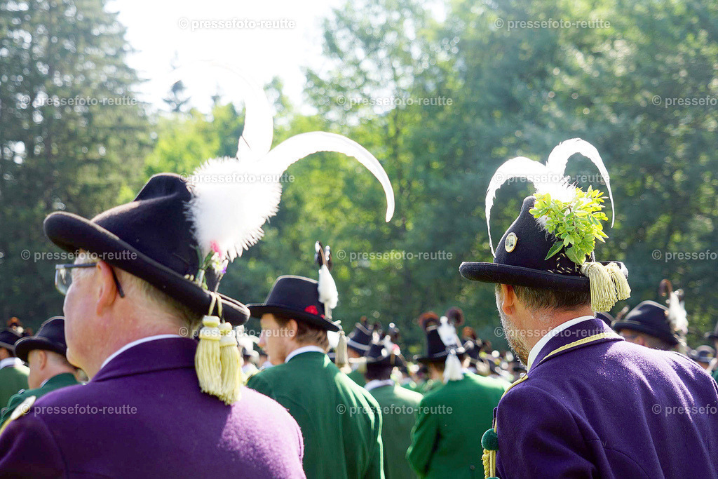 a-news-2023-Juli23-Regimentsschuetzenfest-Steeg-Feldmesse-DSC07053 | Info aus dem Bezirk Reutte/Ausserfern Tirol sowie eine umfangreiche Bilddatenbank über die gesamte Region: Lechtal, Talkessel Reutte, Tannheimertal, Zwischentoren. Lech, Plansee, Zugspitze, Grenztunnel, B179, Fernpassstraße, Verkehr, Lawinen, Tradition, - Realisiert mit Pictrs.com