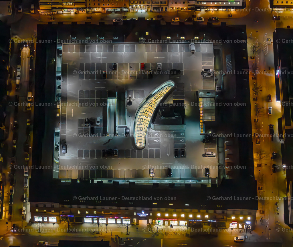 3900735 | Dach der WilhelmGalerie, Einkaufscenter zw. Wilhelmstrasse und Aspergerstrasse, Ludwigsburg, Nachtaufnahme