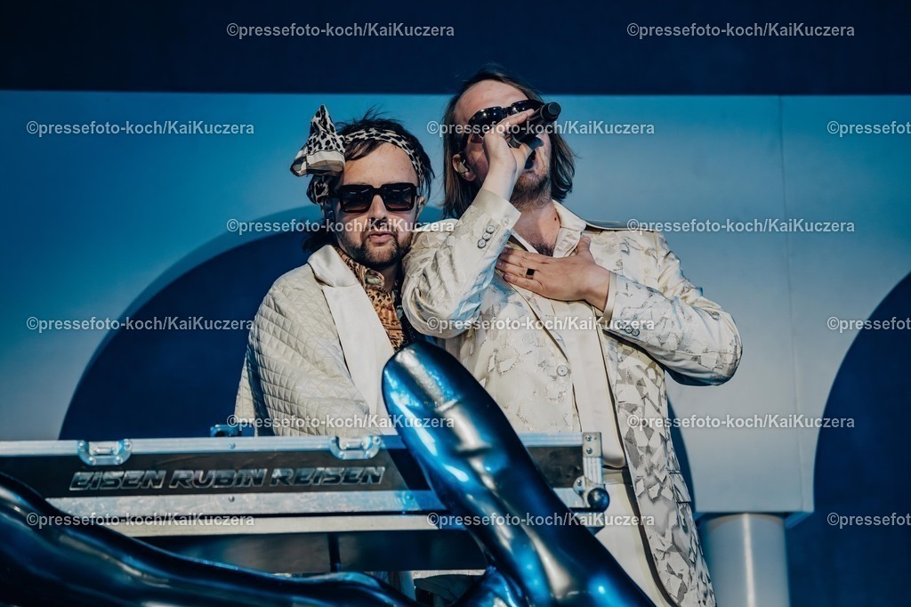 xKKU0604251020 | 06.04.2025, xkkux, Düsseldorf, Roy Bianco und Die Abbrunzati Boys performen bei ihrer Kult-Tour 2025 in der Mitsubishi Electric HALLE. 