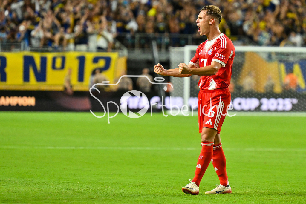 FC Bayern München - Boca Juniors | die Spieler des FC Bayern freuen sich ueber den Sieg gegen die Boca Juniors / FIFA Club World Cup: FC Bayern Muenchen - Boca Juniors, Hard Rock Stadium am 20.06.2025 / NOT FOR SALE IN USA / Joshua KIMMICH (FC Bayern Muenchen 6) / Einzelfoto / Freisteller