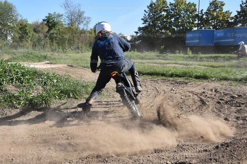 DSC_0007 | Sportfotografie , Motorsport, Motoross, Reitsport, Mointainbike, Enduro,
Landschaft , Outdoor, Eventfotografie, Landschaft, Bilder online bestellen - Realisiert mit Pictrs.com