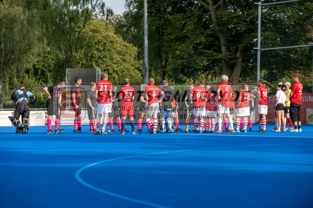 SFE_20240817_0206 | Krefeld, Deutschland, 17.08.2024:  European Cup for Recreational Hockey Players im KTHC Stadion Rot-Weiss Köln Tennis and Hockey Club am 17.08.2024 in Krefeld, Deutschland. (Foto von Stephan Fehrmann)Krefeld, Germany, 17.08.2024: European Cup for Recreational Hockey Players in KTHC Stadion Rot-Weiss Köln Tennis and Hockey Club at 17.08.2024 in Krefeld, Deutschland. (Foto from Stephan Fehrmann)