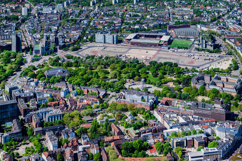 Hamburg_Grosse_Wallanlagen_Heiligengeistfeld_ELS_4791010525 | HAMBURG 01.05.2025 Parkanlage Große Wallanlagen am Holstenwall in Hamburg. // Park of Grosse Wallanlagen at Holstenwall in Hamburg. Foto: Martin Elsen