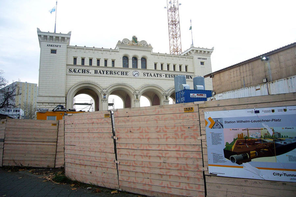 Bildlexikon Leipzig - Bayerischer Bahnhof - Baustelle City Tunnel am 16.11.2008 | Das Team hinter BILDLEXIKON LEIPZIG bündelt historische wie aktuelle Informationen über die Stadt Leipzig in Text und Bild auf einer Plattform und stellt diese der interessierten Öffentlichkeit zur Verfügung.
