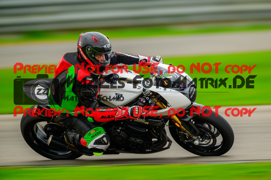 MaZZes_Fotomatrix_20241002_6007705_9512 | GELB