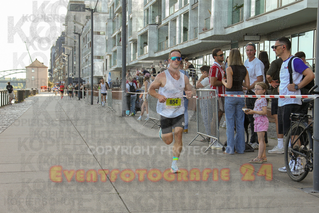 250920_1444_EX1_7393 | Sportfotografie im Rhein-Sieg Kreis, Köln, Bonn, NRW, Rheinland Pfalz, Hessen, etc. Unser Tätigkeitsfeld umfasst den Laufsport vom Volkslauf über den Marathon, Duathlon, Triathon bis zum Ultralauf wie Kölnpfad Ultra oder Schindertrail.