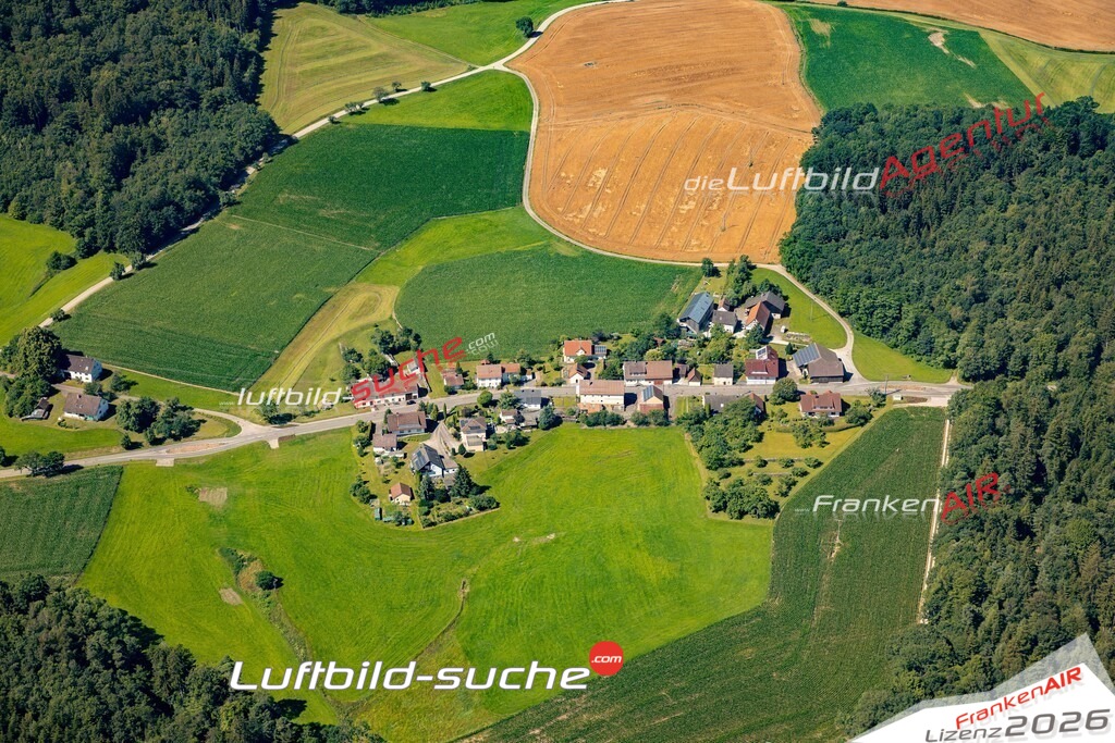 Das Luftbild zeigt : Matzengehren Rosenberg - Die Luftaufnahme wurde 2024 vom UL-Flugzeug aus erstellt ( keine Drohne ) - Hochauflösende Luftaufnahme - Für grossformatige Ausdrucke geeignet. Die Geschenkidee !Mit Lizenz und Bildrechte bestellbar