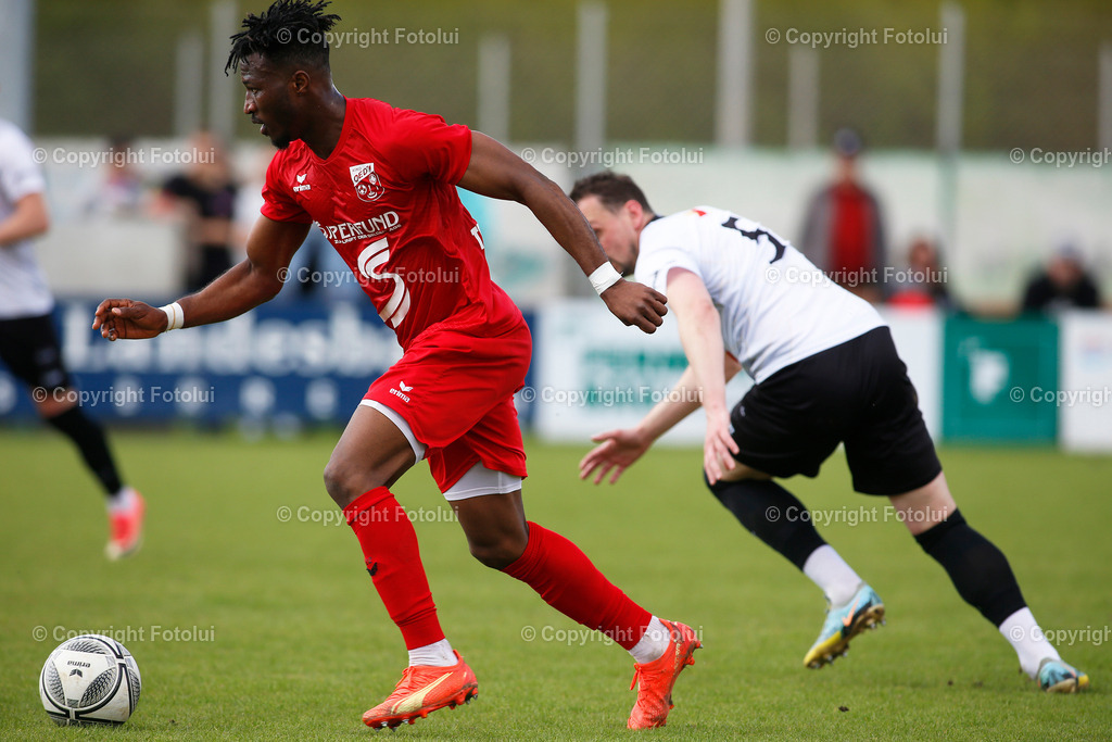 A_LUI_290423_27 | SPORT,FUSSBALL,LL:OST ASKOE OEDT 1B-SU VORTUNA BAD LEONFELDEN 29.04.2023 IM BILD:EMMANUELE CHINSONO EZIEKWE  (OEDT 1B) UND MILAN NITRIANSKY (LEONFELDEN)
FOTO:FOTOLUI