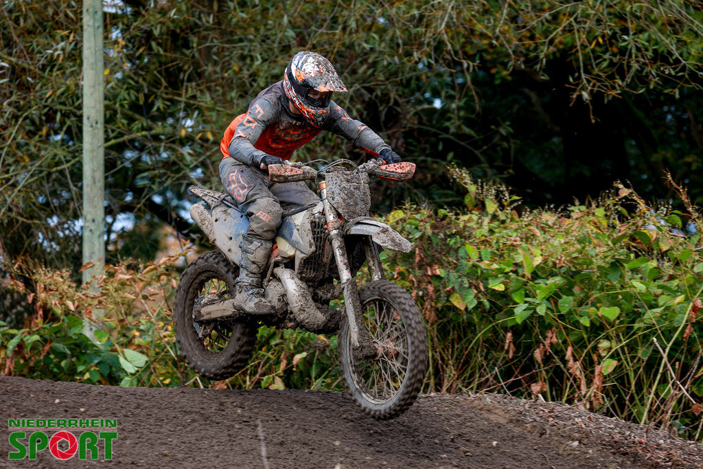 OpenTrack2024_Sonntag_Hobbyfahrer_084 | Bildergalerie von Sport-Ereignissen aber auch von weiteren spannenden Dingen - nicht nur vom Niederrhein. In Anlehnung an den bekannten Spruch von Hanns Dieter Hüsch heißt das Motto: "Niederrhein ist überall".  - Realisiert mit Pictrs.com