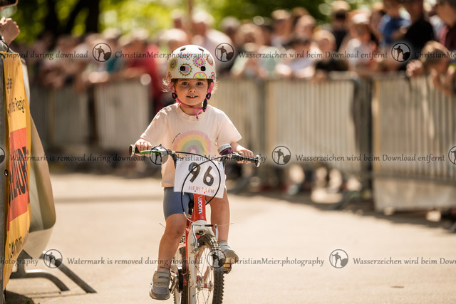 Eierlesen 2026 | Sie wurden bei einem Event oder Sportanlass fotografiert? Hier finden sie ihre Bilder! - Realisiert mit Pictrs.com