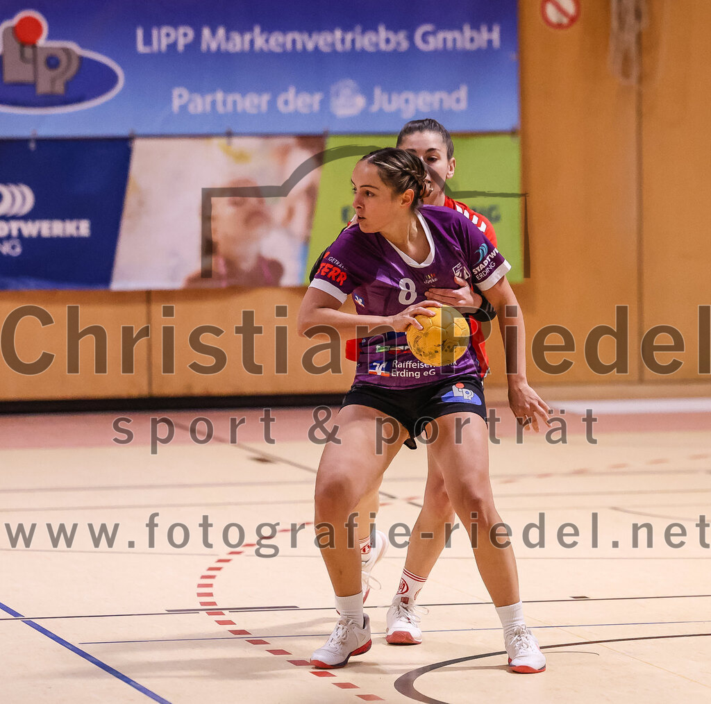 2025-01-18_065_SpVgg_Altenerding_gegen_TV_Altoetting | Erding, Deutschland, 18.01.2025:Handball, Bezirksoberliga Frauen Altbayern 2024 / 2024, 11. Spieltag, SpVgg Altenerding gegen TV Altötting, Endergebnis: 19:24Lena Prem (SpVgg Altenerding, #8)Foto: Christian Riedel / fotografie-riedel.net