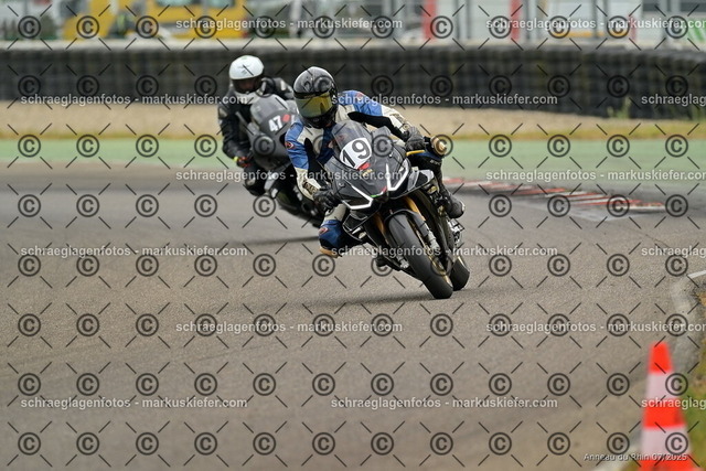 25bt05-1396 | markuskiefer.com - Realisiert mit Pictrs.com