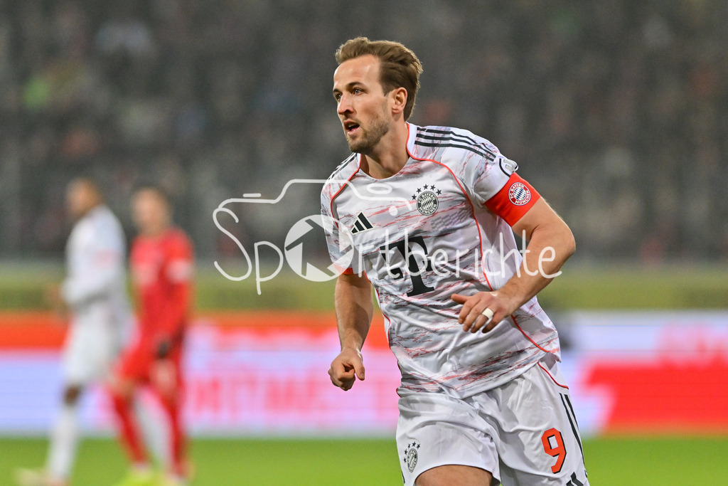 1. FC Heidenheim - FC Bayern München | HEIDENHEIM, GERMANY - 21. DECEMBER: im Bild Harry KANE (FC Bayern Munich 9) während dem Bundesligamatch zwischen dem 1. FC Heidenheim und dem FC Bayern München am 15. Spieltag in der Voith-Arena / DFL REGULATIONS PROHIBIT ANY USE OF PHOTOGRAPHS AS IMAGE SEQUENCES AND/OR QUASI-VIDEO