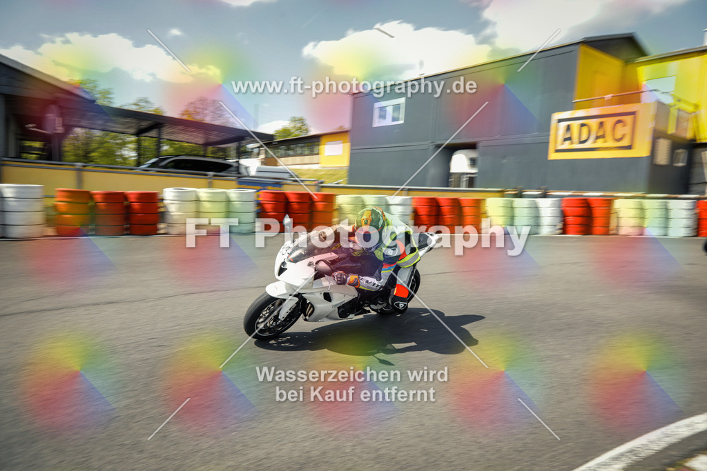 OBK_Mai_Justin_Uwe-11053 | Hier findet Ihr Bilder von Touristenfahrten auf der Nürburgring Nordschleife oder von anderen Veranstaltungen die ich besucht habe. Viel Spass beim Durch Schauen 