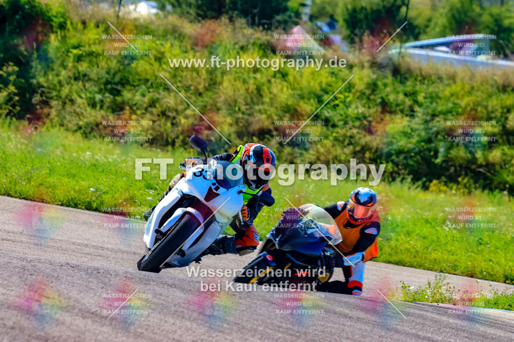 033-2383 | Hier findet Ihr Bilder von Touristenfahrten auf der Nürburgring Nordschleife oder von anderen Veranstaltungen die ich besucht habe. Viel Spass beim Durch Schauen 