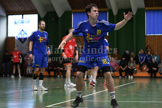 SSG Metten :  SG Moosburg   | Emanuel Pirzer  (SSG Metten #18) - Realisiert mit Pictrs.com