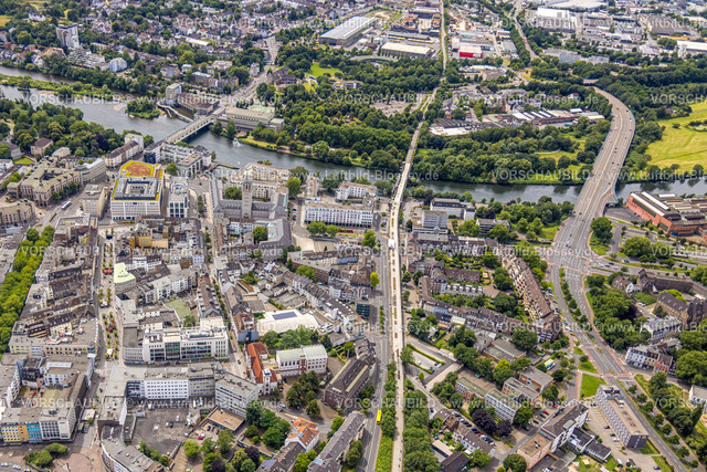Muelheim240703040 | Luftbild, City Stadtzentrum Ruhrpromenade und historisches Rathaus, kleiner Stadthafen, Schloßbrücke und Stadtviadukt mit Radschnellweg Ruhr RS1, Fluss Ruhr, Altstadt II, Mülheim an der Ruhr, Ruhrgebiet, Nordrhein-Westfalen, Deutschland