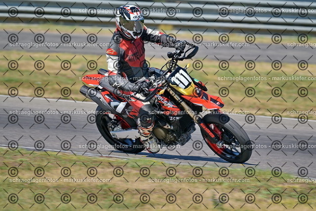 26bt04-0911 | markuskiefer.com - Realisiert mit Pictrs.com