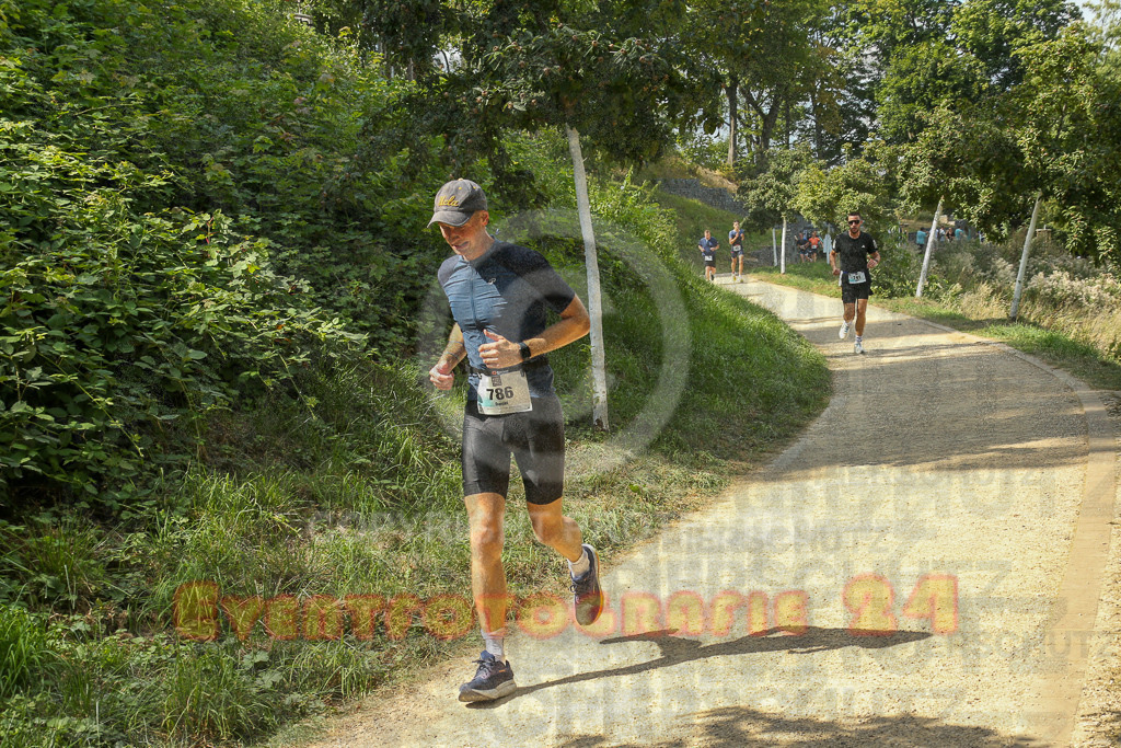 250824_1455_EX1_8065 | Sportfotografie im Rhein-Sieg Kreis, Köln, Bonn, NRW, Rheinland Pfalz, Hessen, etc. Unser Tätigkeitsfeld umfasst den Laufsport vom Volkslauf über den Marathon, Duathlon, Triathon bis zum Ultralauf wie Kölnpfad Ultra oder Schindertrail.