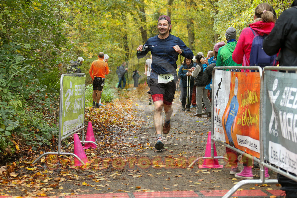 251026_1234_EX1_0712 | Sportfotografie im Rhein-Sieg Kreis, Köln, Bonn, NRW, Rheinland Pfalz, Hessen, etc. Unser Tätigkeitsfeld umfasst den Laufsport vom Volkslauf über den Marathon, Duathlon, Triathon bis zum Ultralauf wie Kölnpfad Ultra oder Schindertrail.