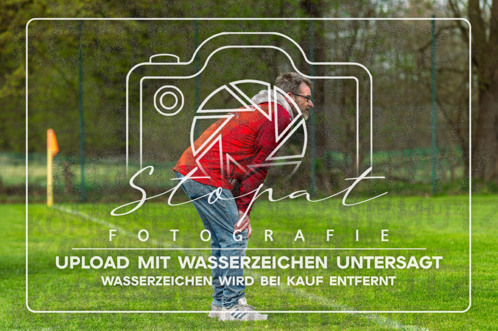 FGFSSCT-1032 | Tobias Mohr (SC Tewel - Trainer) beim Herren Kreisliga HK Spiel zwischen FG Fulde-Stellichte und SC Tewel im Lehrdestadion, Stellichte (Simon Paul Stopat) - Realisiert mit Pictrs.com