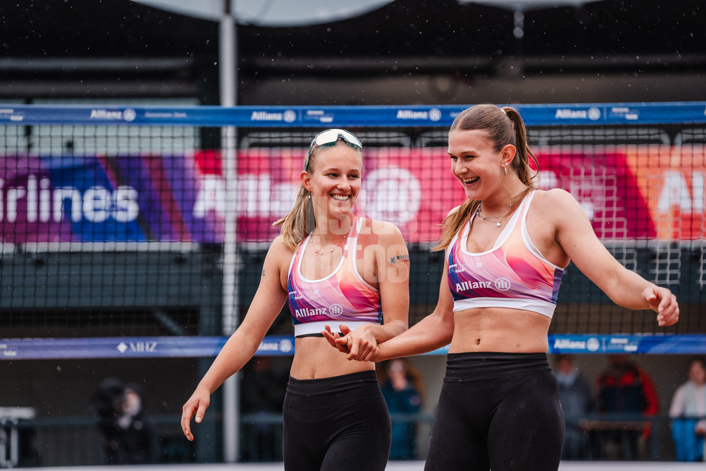 Beachvolleyball | Frauen | Allianz German Beach Tour 2025 | Tourstop Hamburg | 29.05.2025 | v.l. Clara Dressen und Mila Jancar jubeln nach dem Sieg