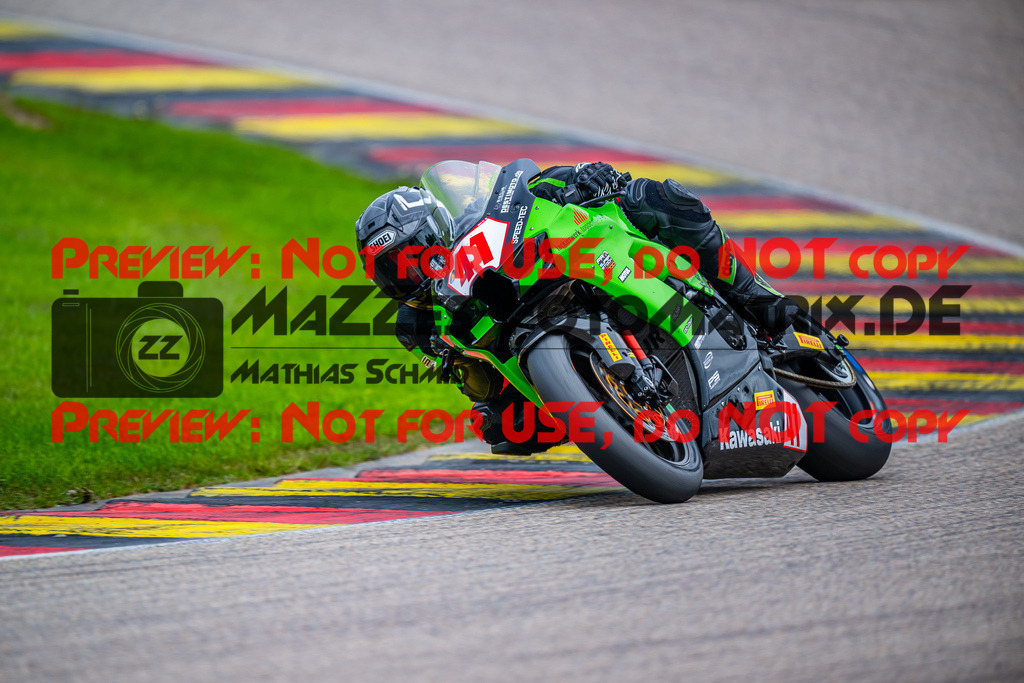 MaZZes_FotoMatrix_240503_6007705_6504 | STK1000