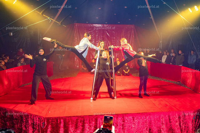 Zirkusvorstellung der MS Feldkirchen Digital | Bildershop von pixelworld.at - Realisiert mit Pictrs.com