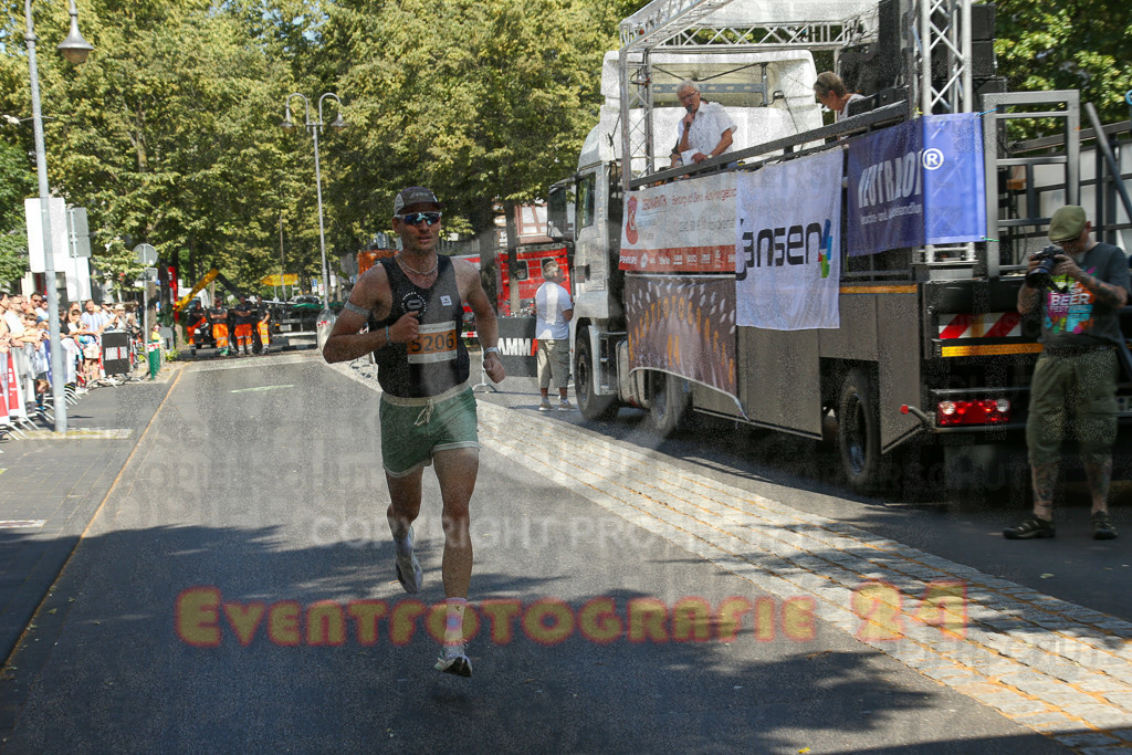 250621_1036_EX1_1967 | Sportfotografie im Rhein-Sieg Kreis, Köln, Bonn, NRW, Rheinland Pfalz, Hessen, etc. Unser Tätigkeitsfeld umfasst den Laufsport vom Volkslauf über den Marathon, Duathlon, Triathon bis zum Ultralauf wie Kölnpfad Ultra oder Schindertrail.