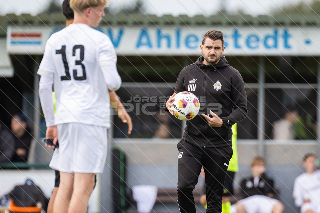20251003_Picselweb-Fotografie_1R3_2868 | DFB Pokal 2. Runde, JFV A/O/B/H/H - SV Stuttgarter Kickers, Foto: Jörg Struwe - picselweb.de - Realisiert mit Pictrs.com