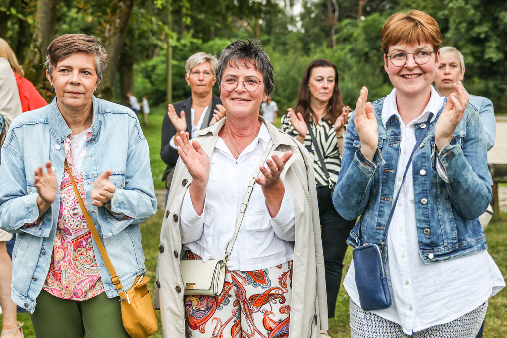 top-top.de 20240705-232 | Foto, Video, Fotografie, Videografie, Fotobox, DJ, Discjockey, Musik, Musikbox, Veranstaltung, Photobooth, Amazon, Ebay, Buchtipp, Bestseller, Autor, Verlag, Buch, Wesel, Hamminkeln, NRW, Dinslaken, Rees, Drohne, Hochzeit, Party, Fotobox, Wesel, Fotograf