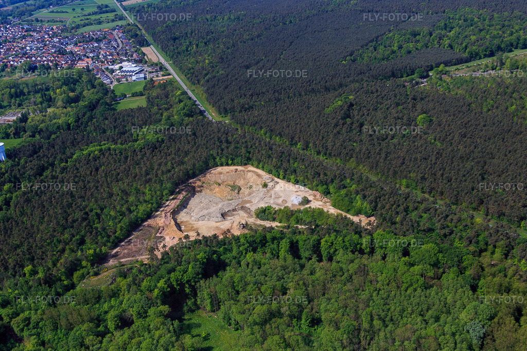 Sandgrube der Kalksandsteinwerke Schencking GmbH & Co. KG, Werk Bienwald http://www.ks-schencking.de/ | Luftbild: Sandgrube der Kalksandsteinwerke Schencking GmbH & Co. KG, Werk Bienwald http://www.ks-schencking.de/ im Ortsteil Büchelberg in Wörth im Bundesland Rheinland-Pfalz in Deutschland. Foto: IMG_078564.jpg vom 08.05.2015 durch Werner Riehm/FLY-FOTO.de - Realisiert mit Pictrs.com