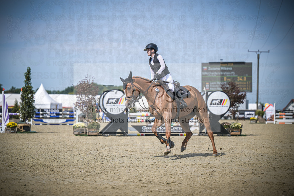 DOS_3648 | Entdecke hochwertige Reitturnierfotos von Foto Oger. Professionell, emotional und authentisch – jetzt Lieblingsmomente im Shop bestellen.Deutschlandweite Turnierfotografie. - Realisiert mit Pictrs.com