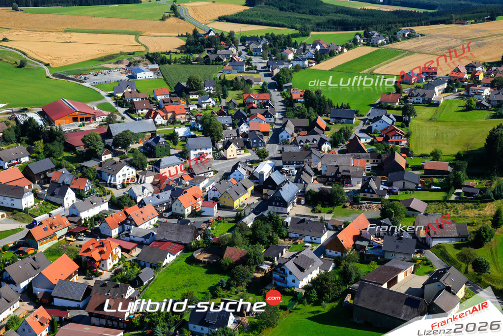 Die Luftaufnahme Hesselbach - Wilhelmsthal wurde vom UL-Flugzeug (keine Drohne) aus fotografiert.Hohe Druck- Auflösung-die Geschenkidee!
