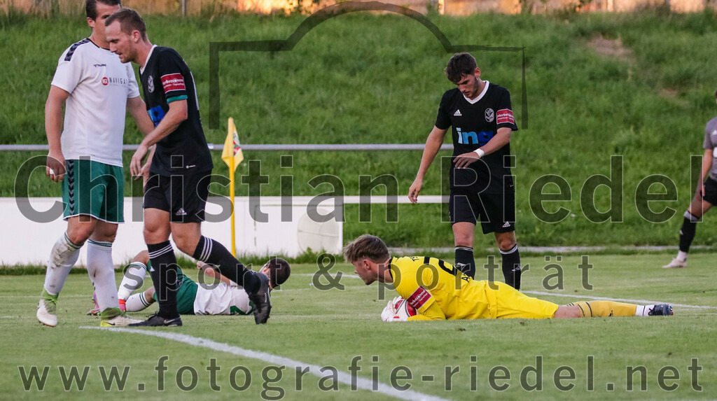 2023-08-18_126_FC_Schwaig_gegen_TSV_Kastl | Oberding, Deutschland, 18.08.2023:
Fußball, Landesliga Südost 2023 / 2024, 7. Spieltag, FC Schwaig gegen TSV Kastl, Endergebnis: 2:2

Torwart Patrick Alramseder (TSV Kastl, #24)

Foto: Christian Riedel / fotografie-riedel.net